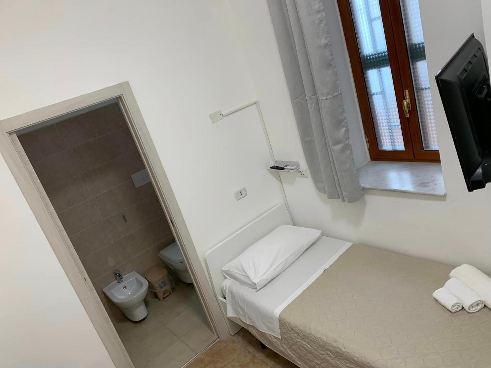 Miris Home Fast And Comfortable With Self Check In 8 Minutes Walk Near Naples Airport Luaran gambar
